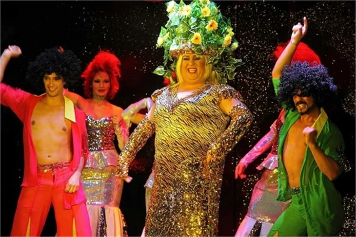 Nahide'de Drag Queen'lerden muhteşem şov!