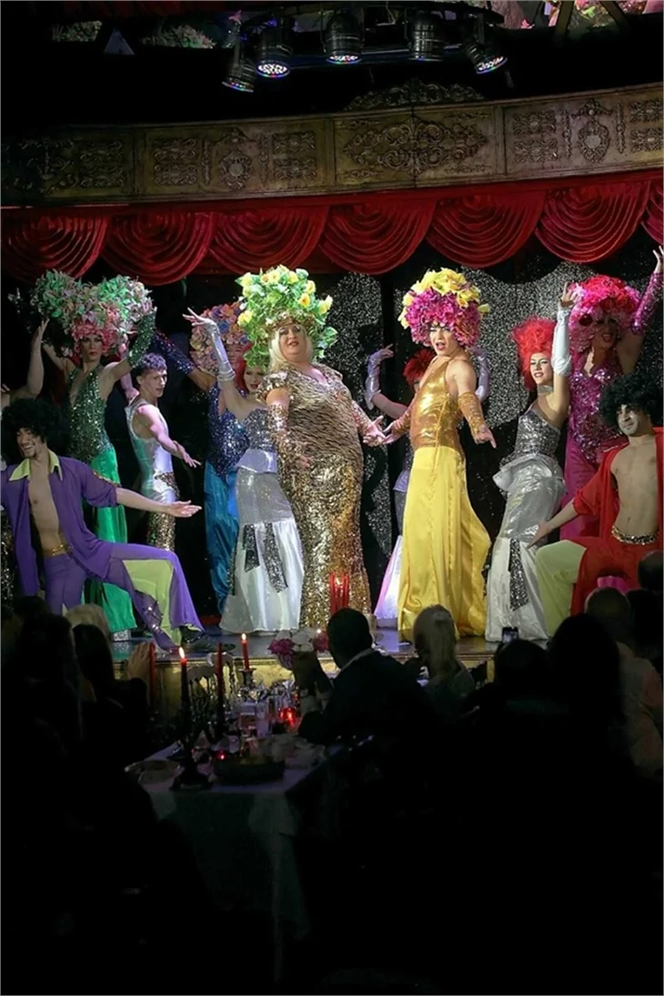Nahide'de Drag Queen'lerden muhteşem şov!