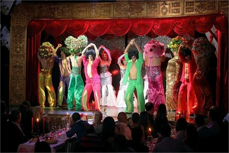 Nahide'de Drag Queen'lerden muhteşem şov!