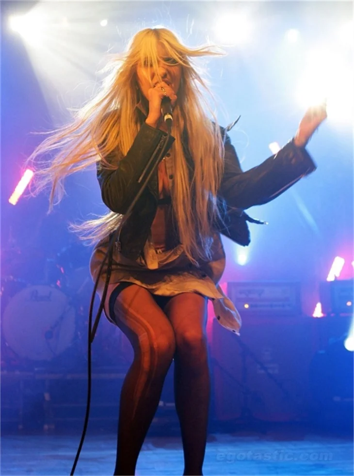 Taylor Momsen'dan çılgın şov!