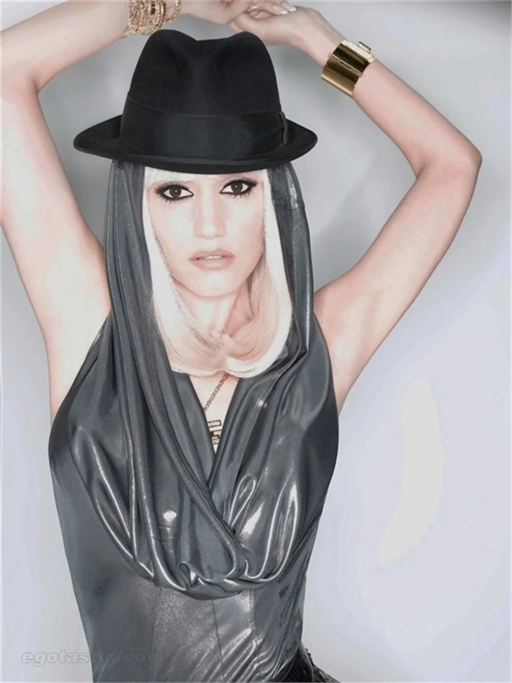 Gwen Stefani'den çok özel pozlar!