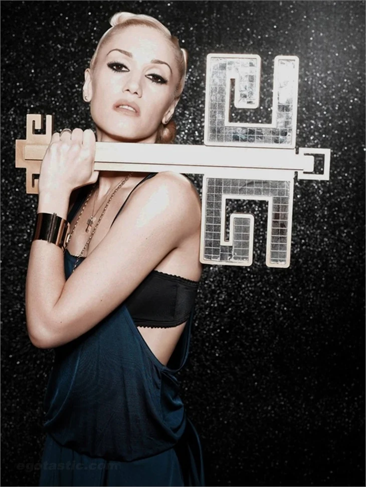 Gwen Stefani'den çok özel pozlar!