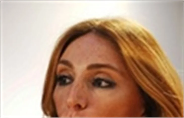 DİLEK HANİF, ELLE RUSYA'DA TANITILDI..
