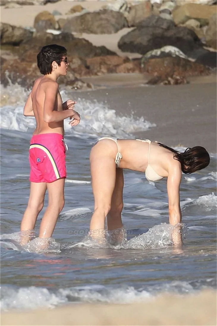 Stephanie Seymour'un bikinili görüntüleri!