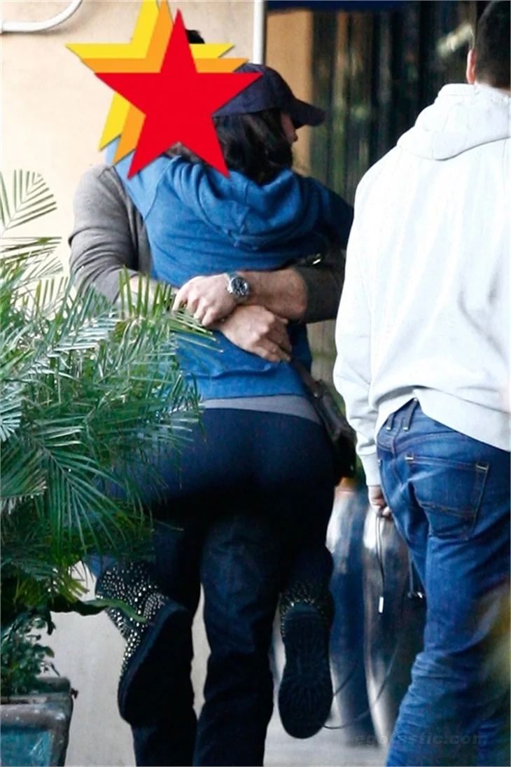 Megan Fox aşkının üstüne işte böyle atladı!