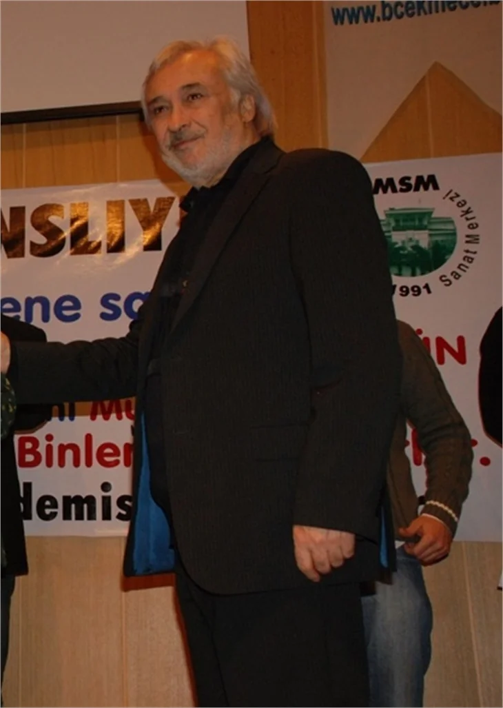 MÜJDAT GEZEN’İ HASTA YATAĞINDAN KALDIRAN GURUR GECESİ