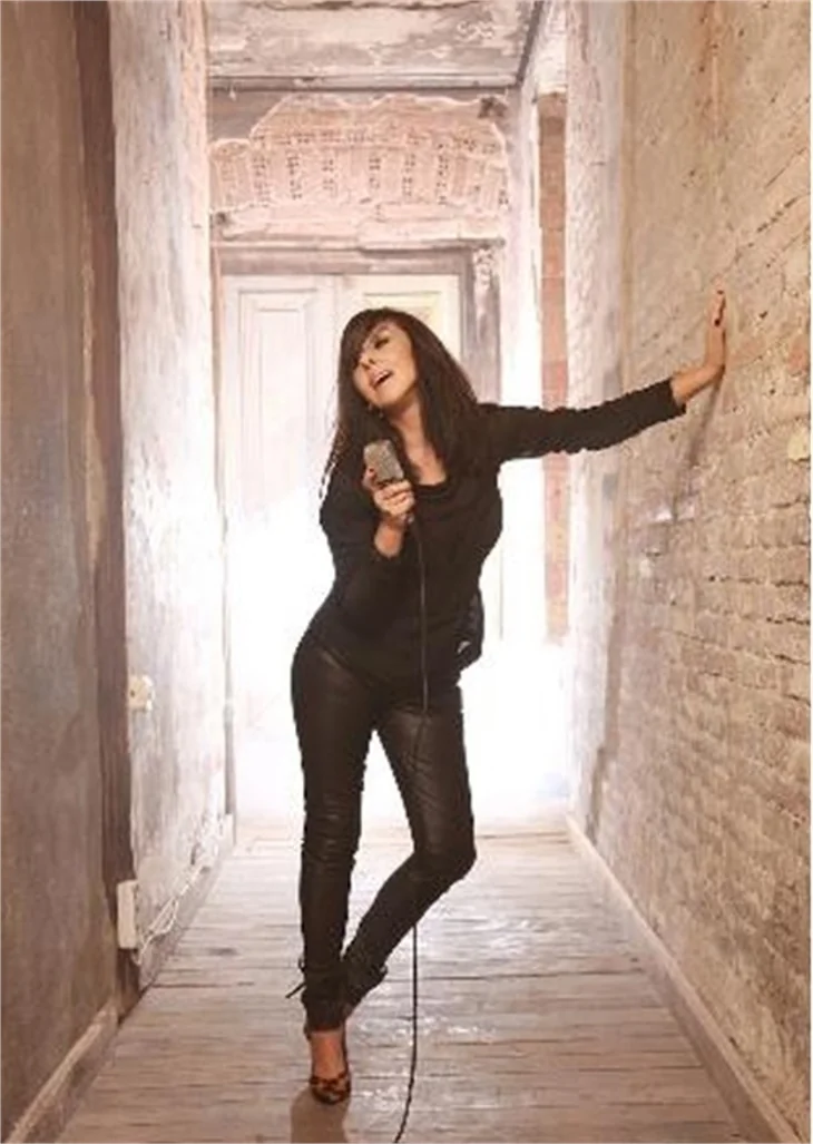 NILÜFER YENİ ALBÜMÜYLE ROCK’ÇI OLDU!