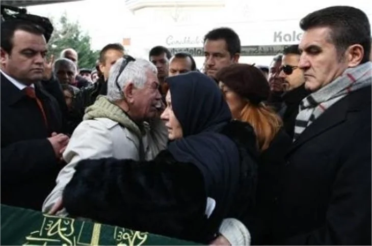 Defne, son yolculuğuna böyle uğurlandı!