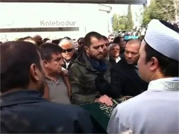 Defne, son yolculuğuna böyle uğurlandı!