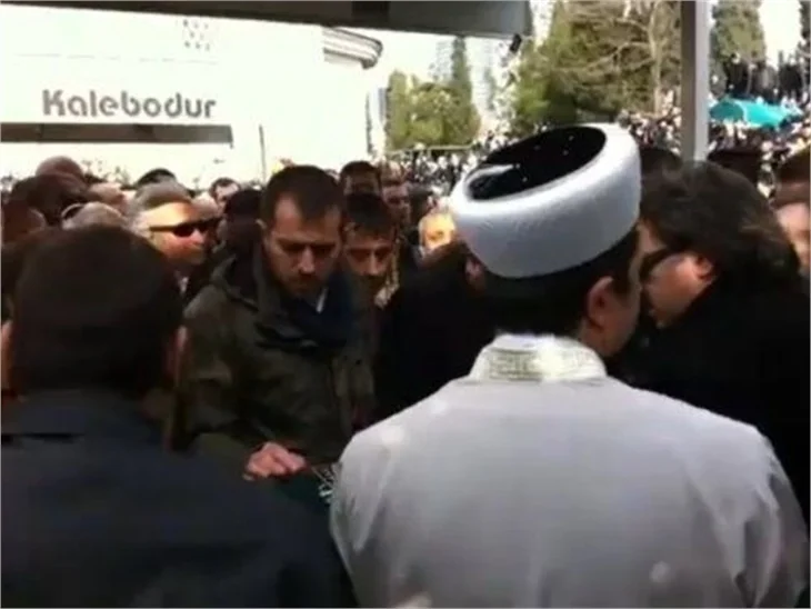 Defne, son yolculuğuna böyle uğurlandı!
