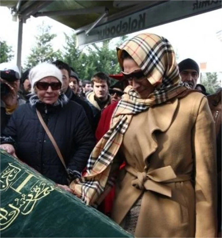 Defne, son yolculuğuna böyle uğurlandı!