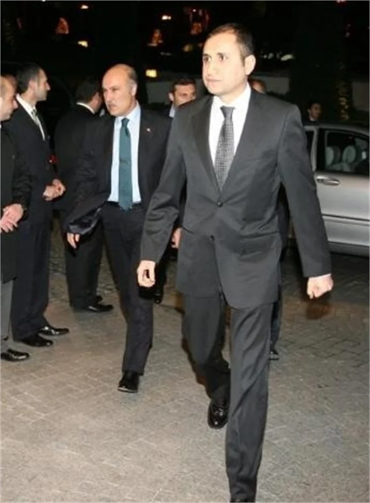 Fatih Terim kızını evlendirdi...