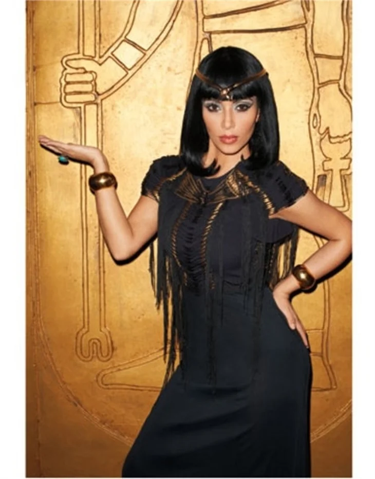 Kim Kardashian'ın Cleopatra pozları!