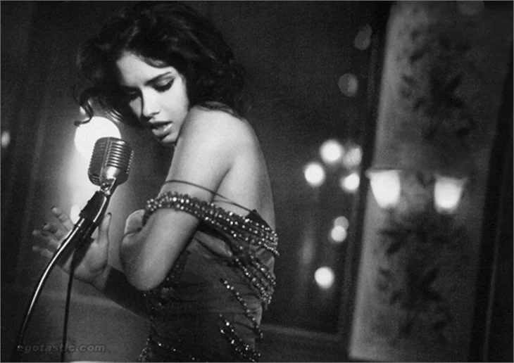 Adriana Lima,  Vouge'a özel pozlar verdi!
