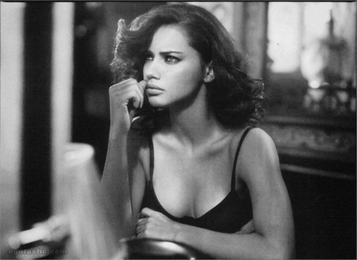 Adriana Lima,  Vouge'a özel pozlar verdi!