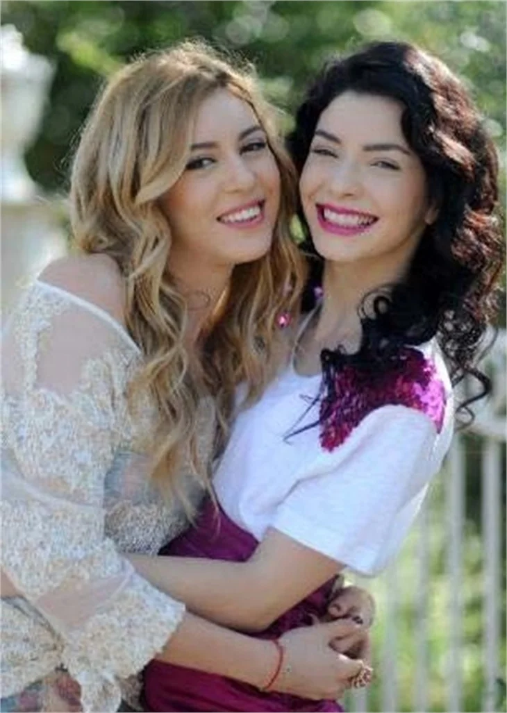 KÜÇÜK SIRLAR'IN YAYIN GÜNÜ YİNE DEĞİŞİYOR..