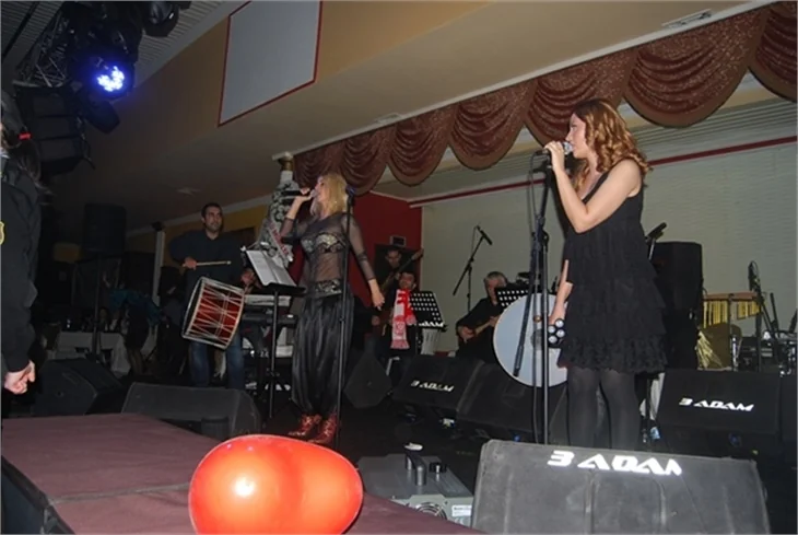Niran Ünsal, Biga'da konser verdi