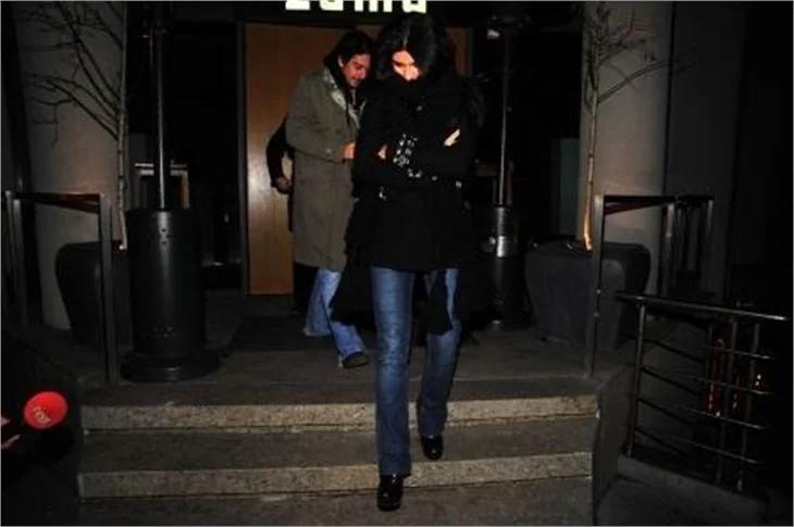 Tuba Büyüküstün bar çıkışı böyle görüntülendi..
