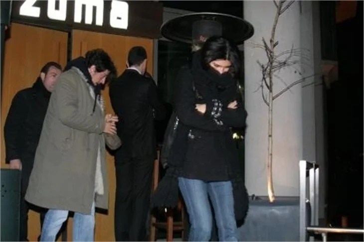 Tuba Büyüküstün bar çıkışı böyle görüntülendi..
