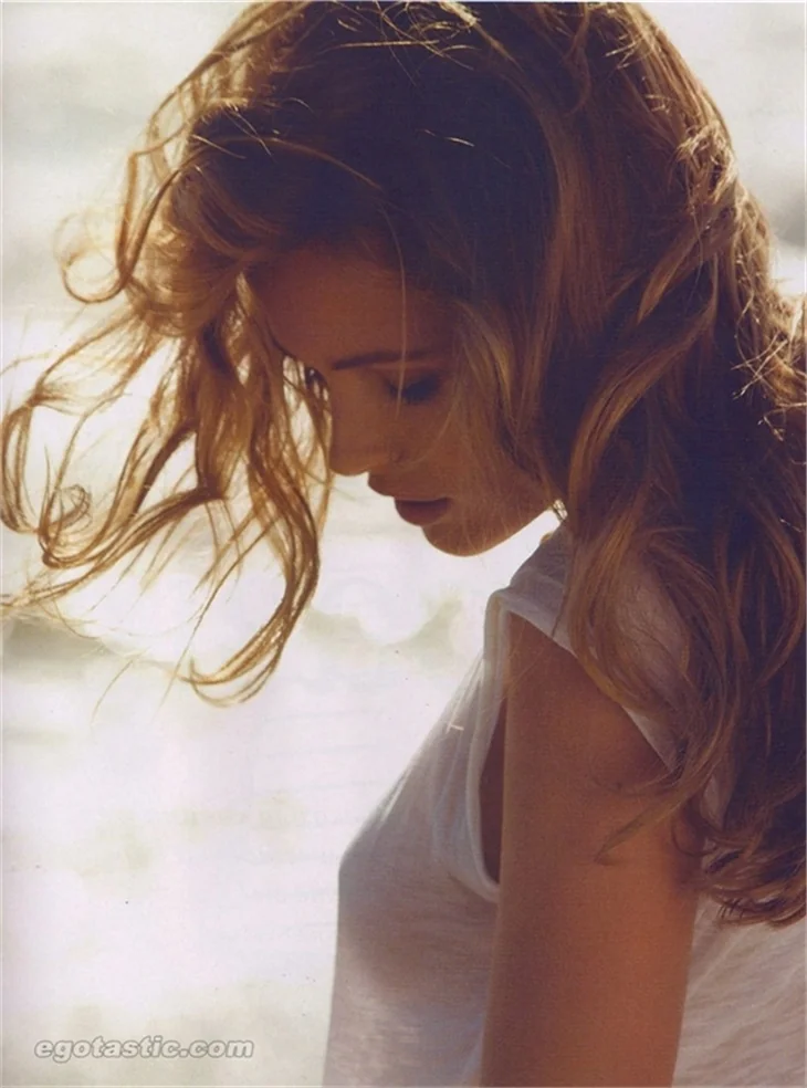 Seksi süper model Edita Vilkeviciute..