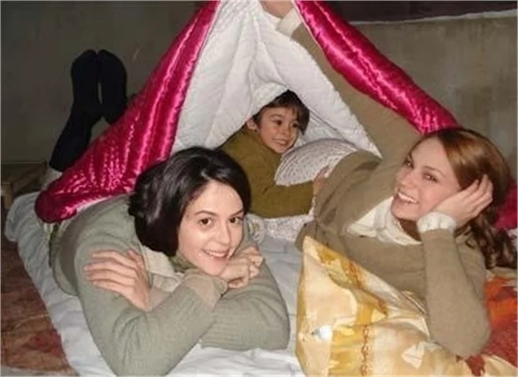 SETTE ZAMAN ÖYLE BİR GEÇER Kİ