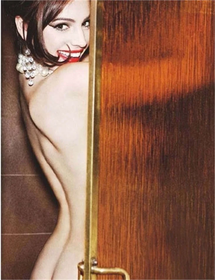 Çılgın ve seksi Kelly Brook fotoğrafları