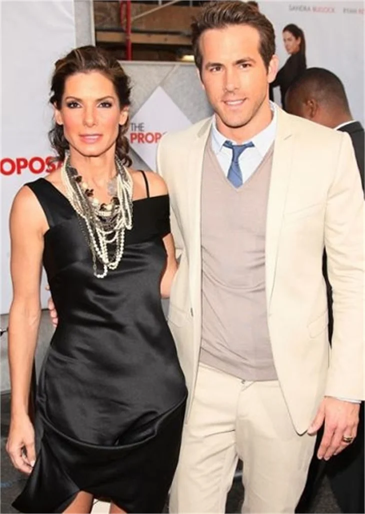 SANDRA BULLOCK, RYAN GOSLİNG'İ GERİ İSTİYOR!