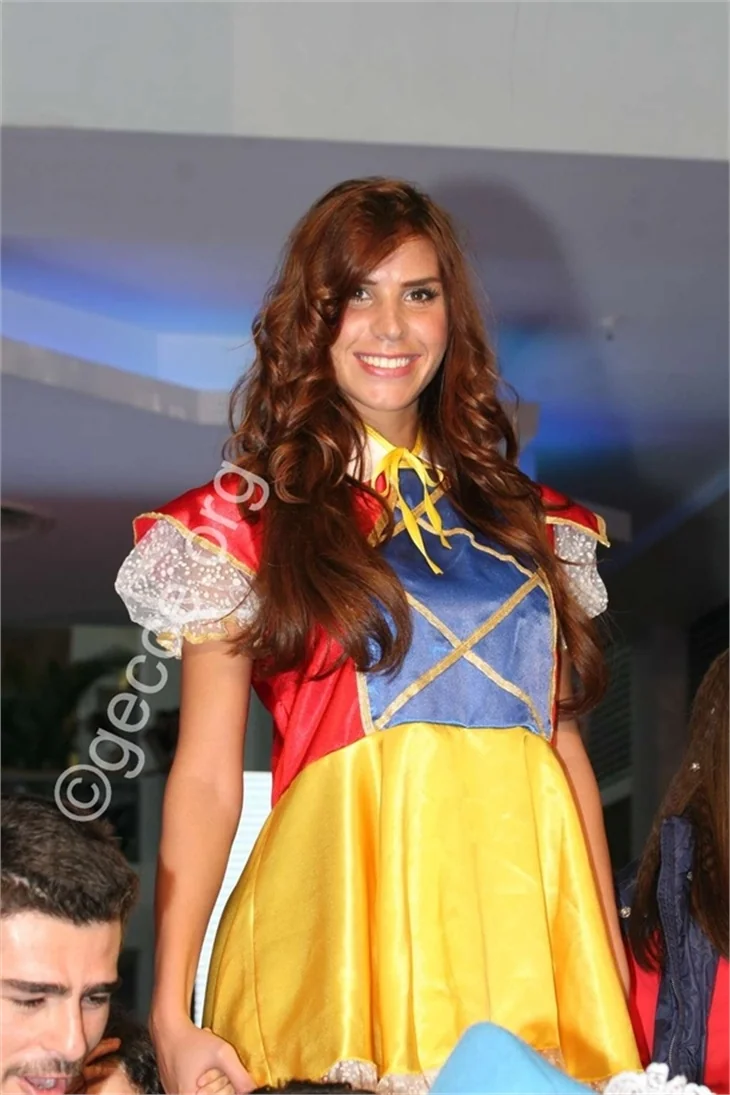 Lara Surol
