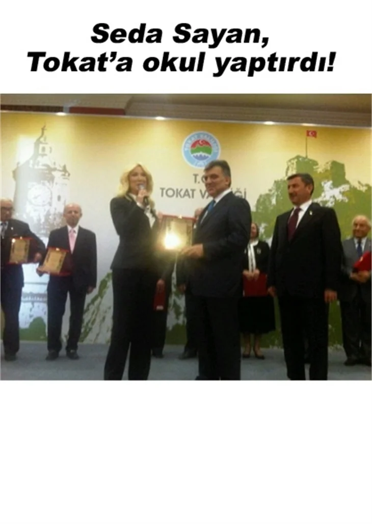 CUMHURBAŞKANI GÜL, SEDA SAYAN'A PLAKET VERDİ!