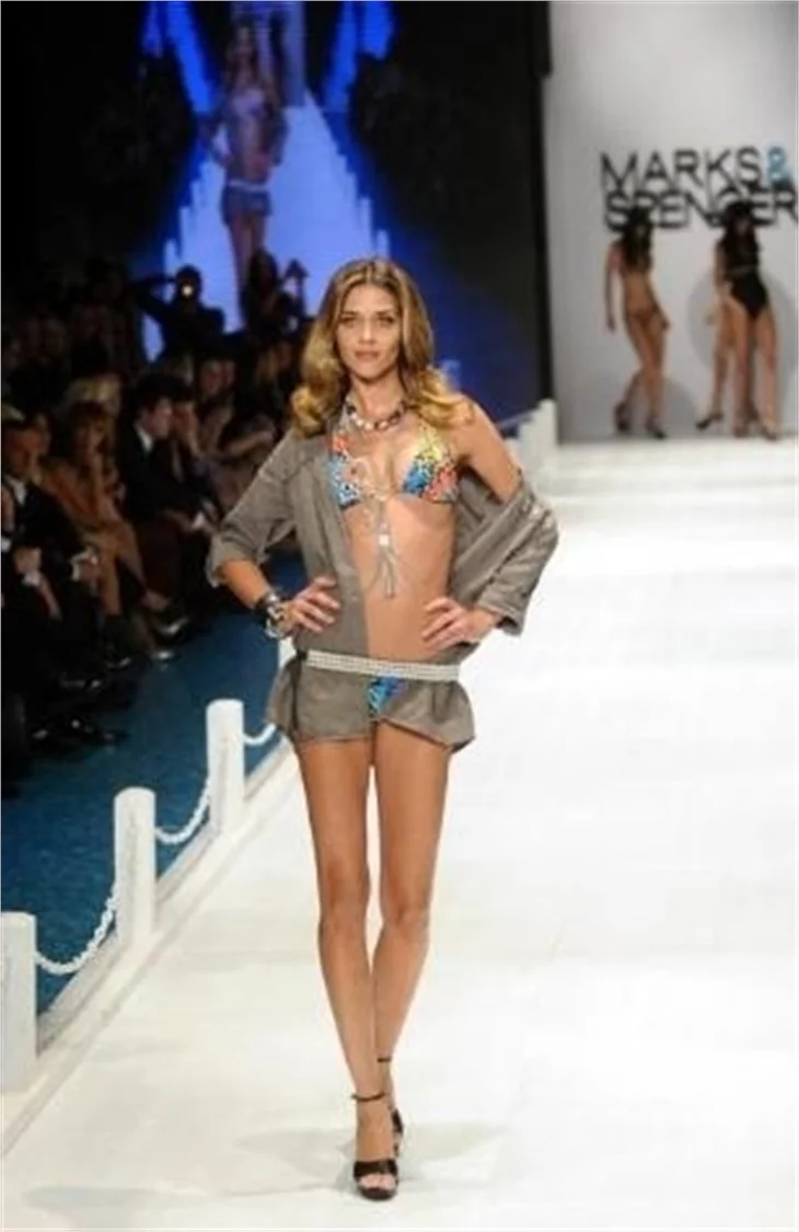 Victoria's Secret meleği Ana Beatriz Barros, İstanbul'da