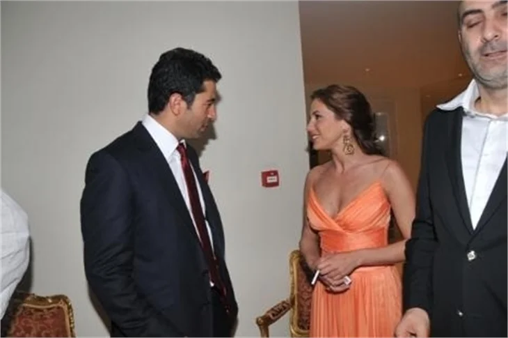 Zeynep Beşerler, Kenan İmirzalıoğlu ile görüntülendi..