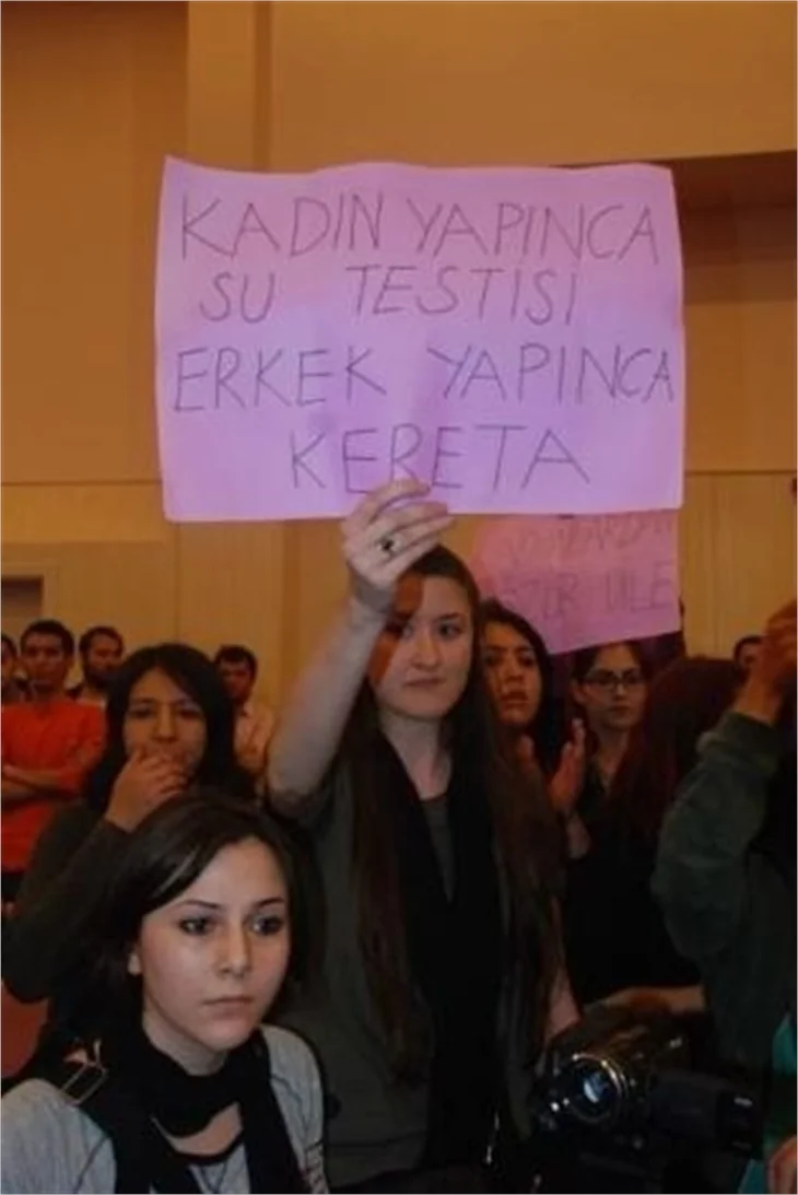 HINCAL ULUÇ'A PROTESTO ŞOKU!