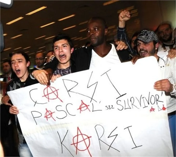 Pascal Nouma'nın adadan dönüşü izdiham yarattı..