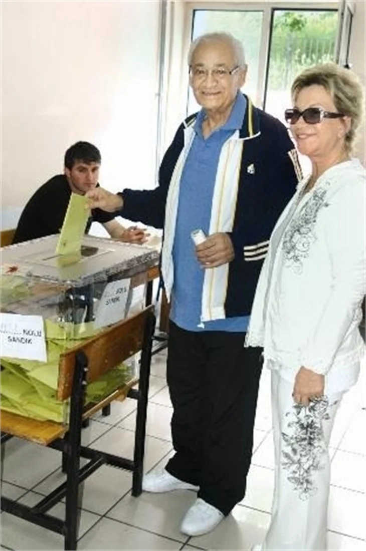 Ünlüler seçimde!