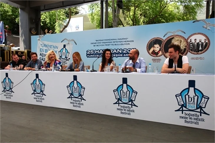 Bi’ Büyük Fest’in sanatçıları Emel Sayın, Şevval Sam ve Gripin
