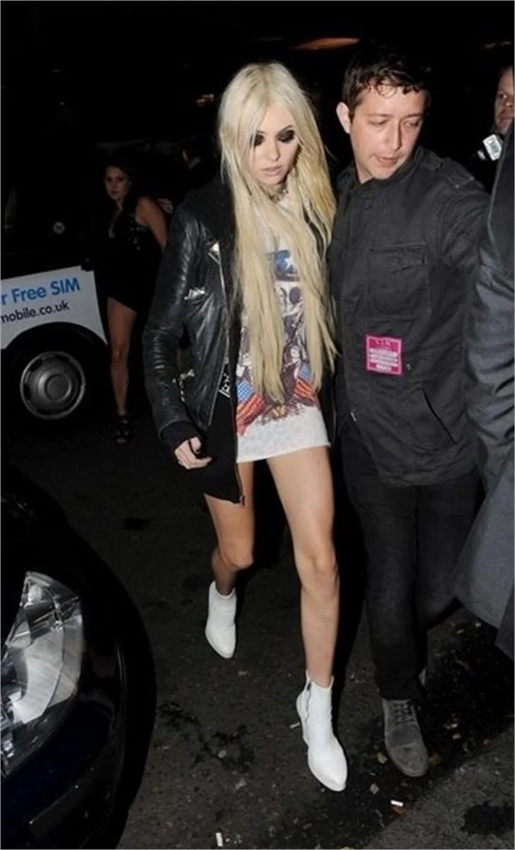 Çılgın şarkıcı Taylor Momsen, yine olay yarattı!