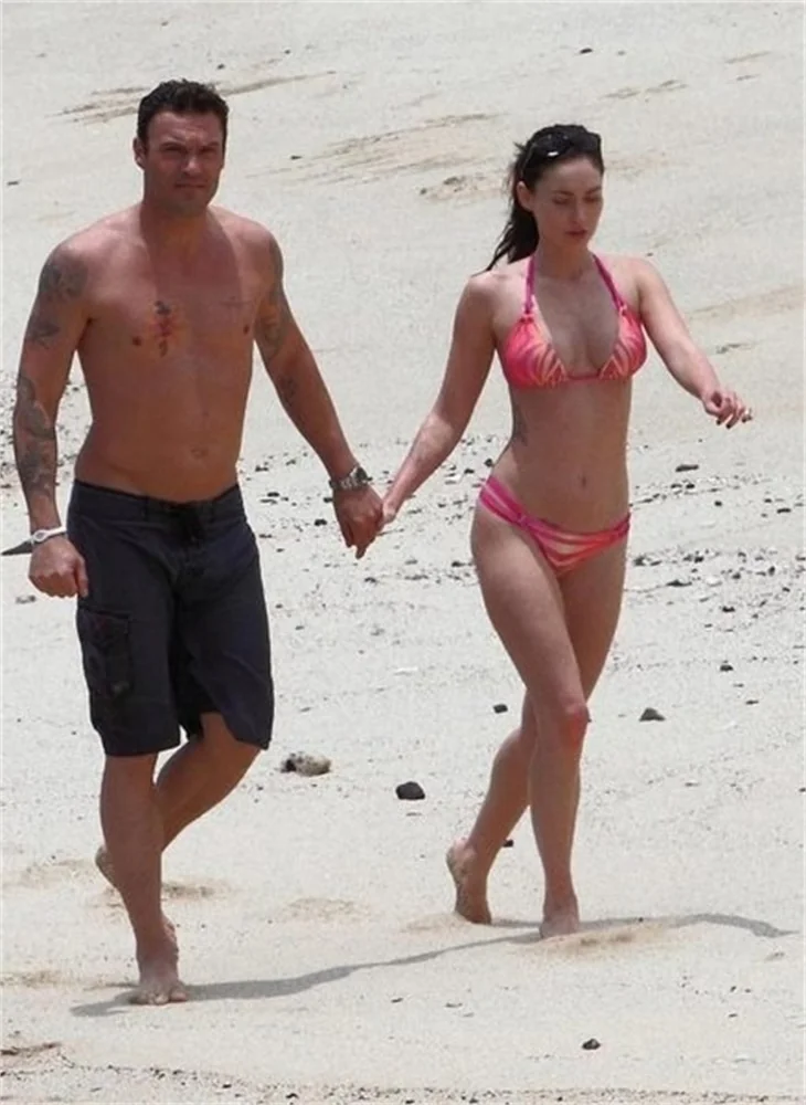 Dünyanın en seksi kadını Megan Fox Tatilde