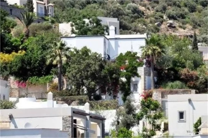 Ayşe Özyılmazer'le Ali Taran bu villa da evlenecekler!