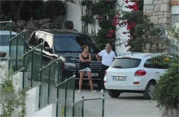 Ali'nin Ayşe'ye aldığı düğün hediyesi cip!