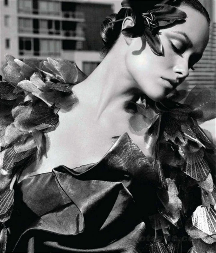 Olivia Wilde, Marie Claire dergisine poz verdi..