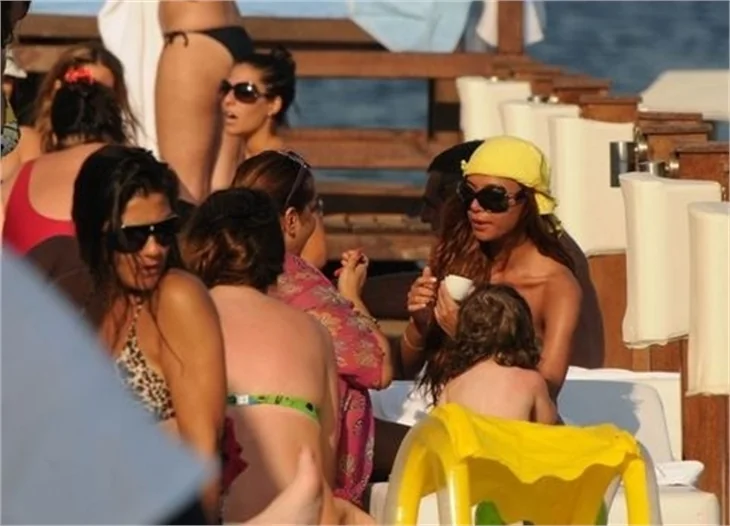 Oryantal Didem de bikini sezonunu açtı..