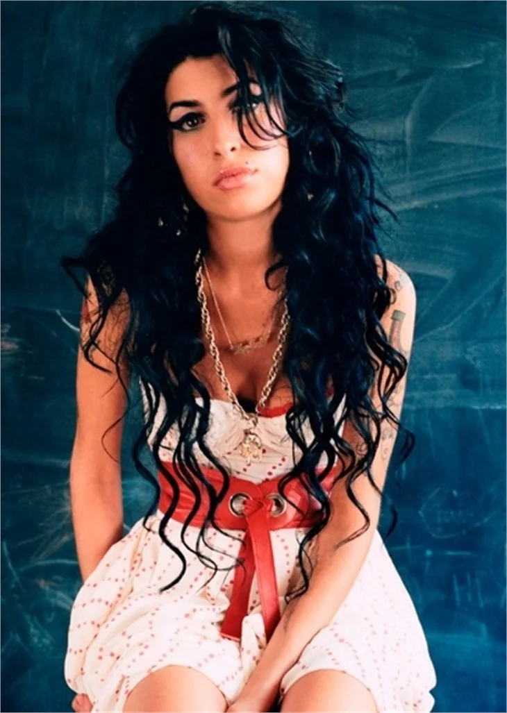 AMY WINEHOUSE'TAN ESKİ EŞİNE TACİZ!