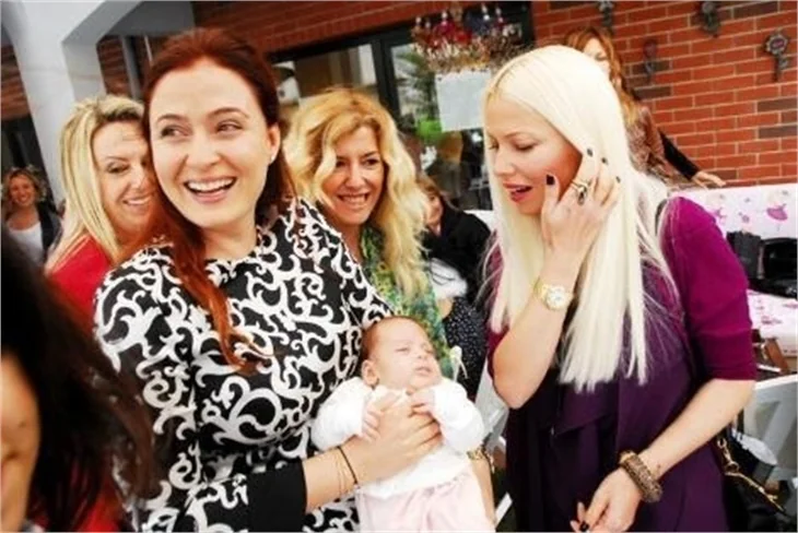 Ceyda Düvenci ve kızı Melisa