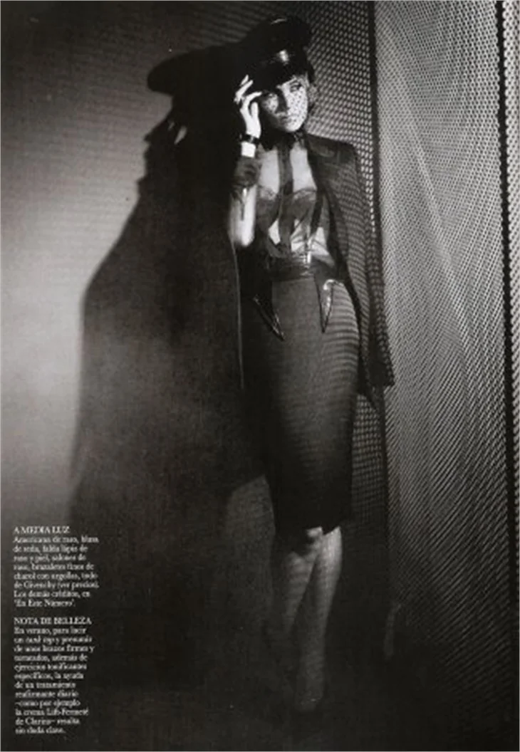 Katie Holmes Vogue dergisine kapak oldu!