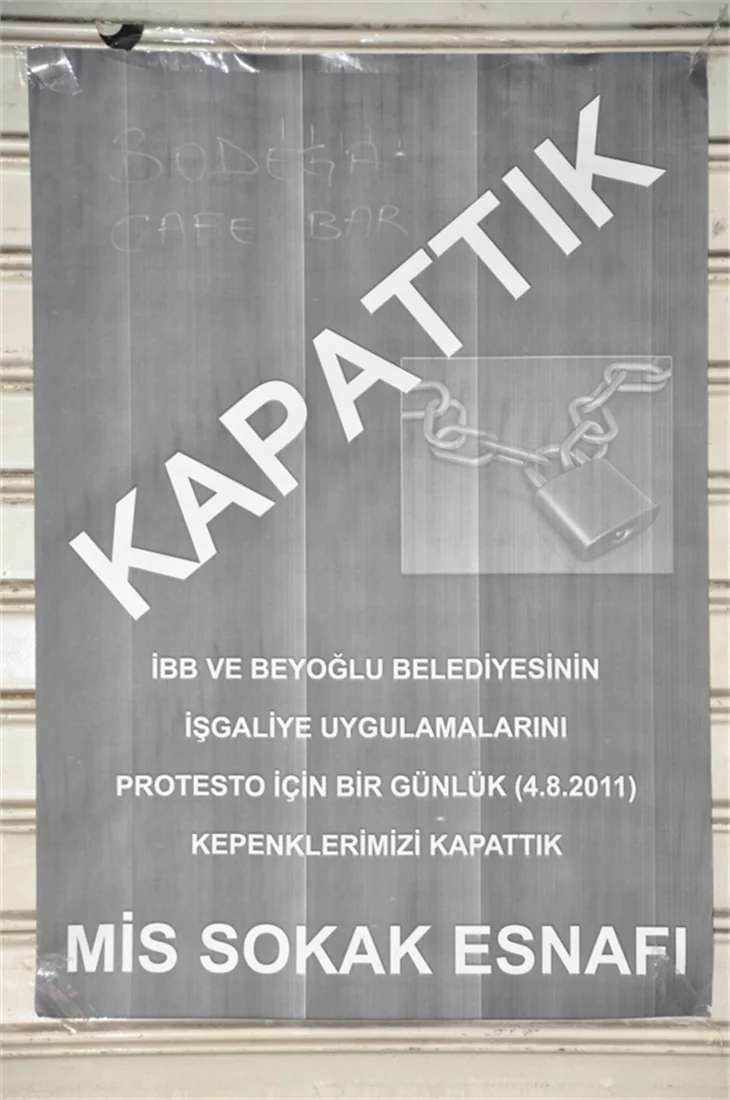 Beyoğlu'nda kepenk kapatıp eylem yaptılar