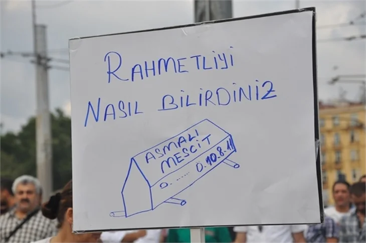 Beyoğlu'nda tepkiler artarak devam ediyor...