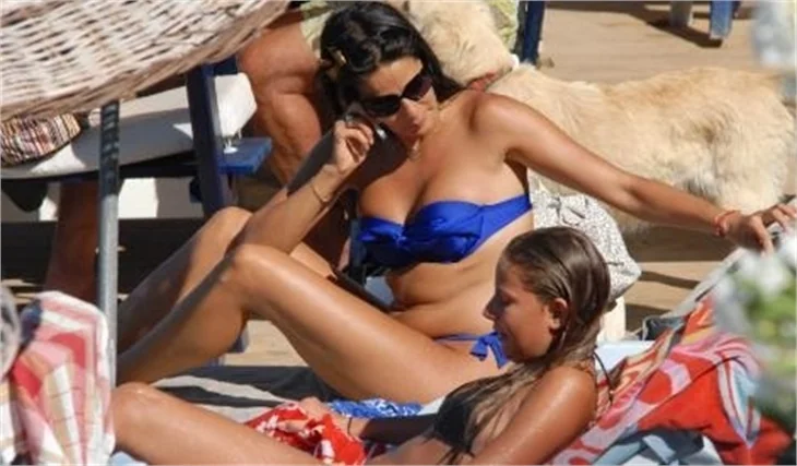 Asuman Krause bikinili yakalandı..