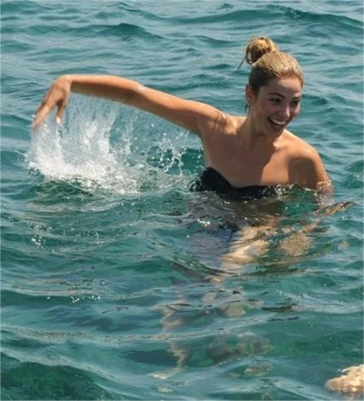 Dilara Öztunç, dizi çekimleri biter bitmez soluğu Bodrum’da aldı.