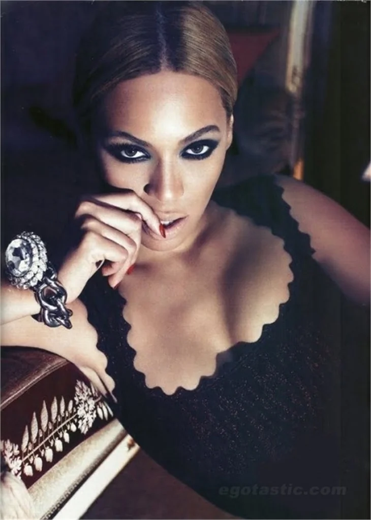 Seksi şarkıcı Beyonce'dan çok özel pozlar!