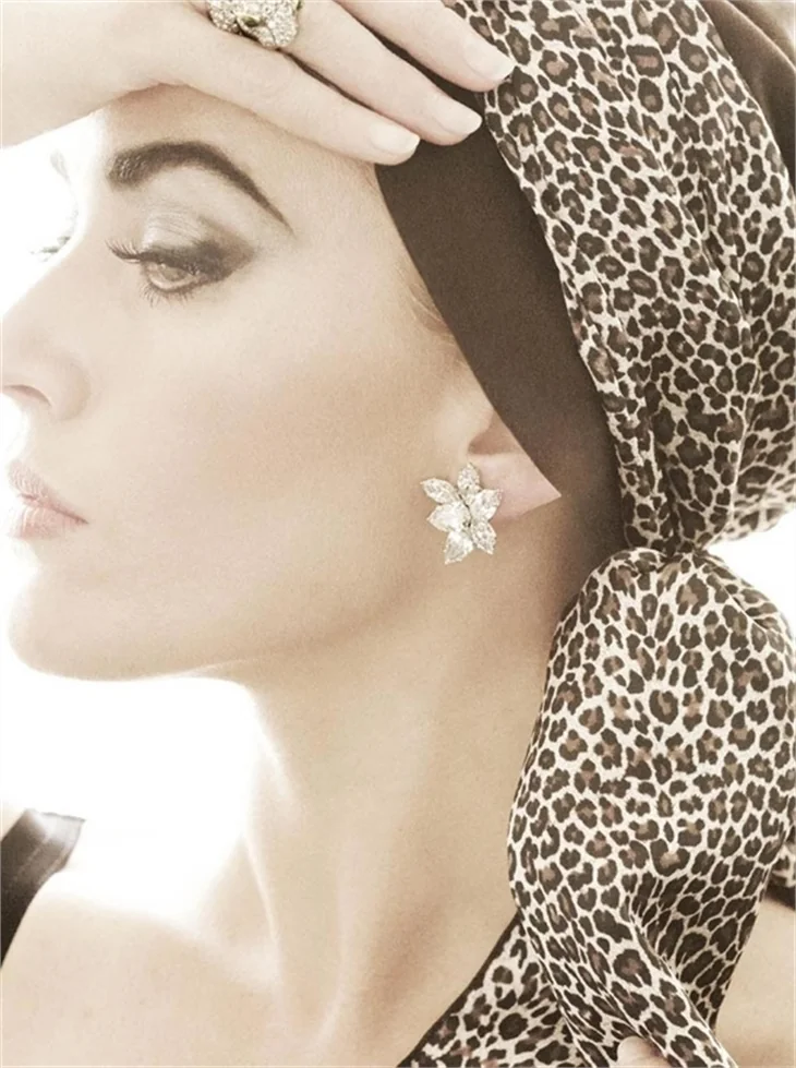 Kate Winslet Liz Taylor kılığına girdi!